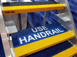 USE-HANDRAIL